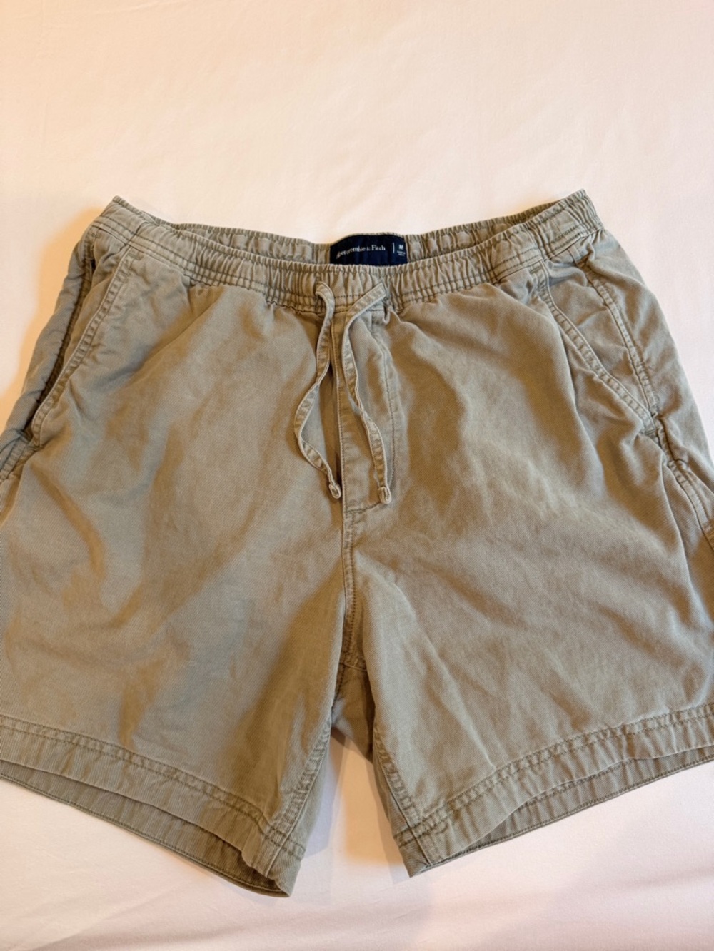 Abercrombie & Fitch Men's Cotton Blend Pull-On short in Olive Green - M